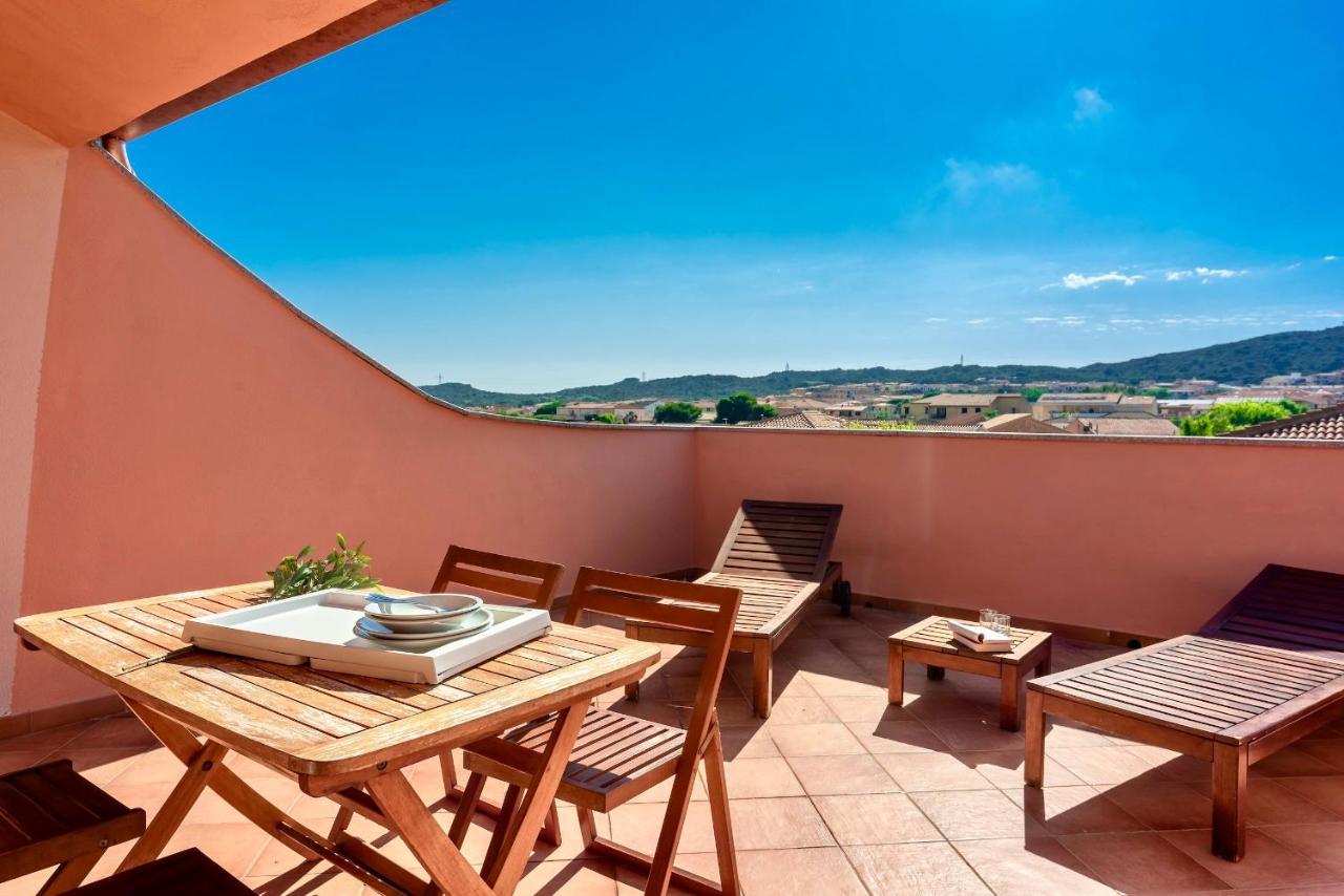 Apartments With Swimming Pool In Santa Teresa Di Gallura מראה חיצוני תמונה